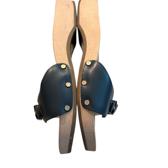 DR. SCHOLL’S navy blue leather Leather Sandals with Gold Buckle EUC gently worn - Picture 6 of 7